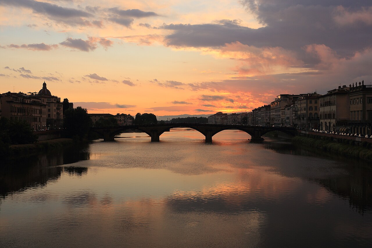 Il Ponte alla Carraia sull'Arno al tramonto